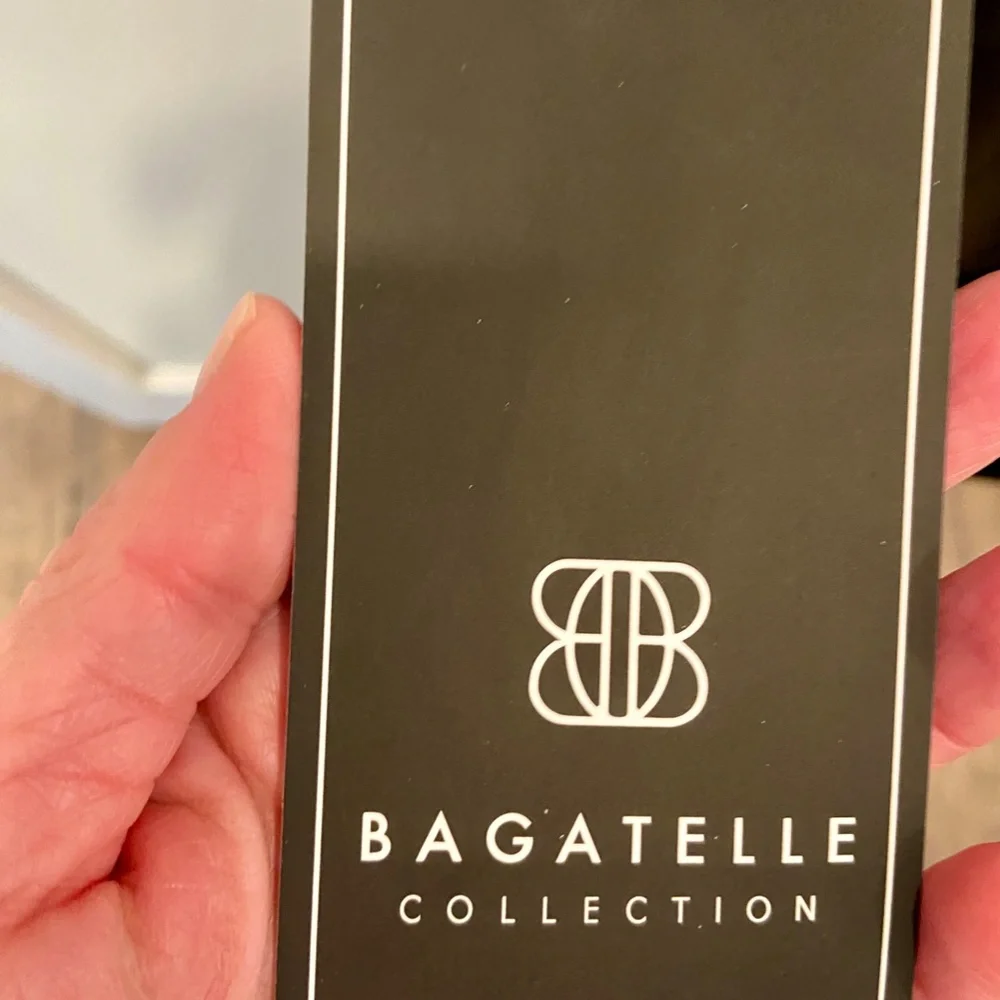 Bagatelle Chocolate Faux Leather straight 22" Skirt Lined Side Zip&Belt SZ 6 NWT - Picture 6 of 6